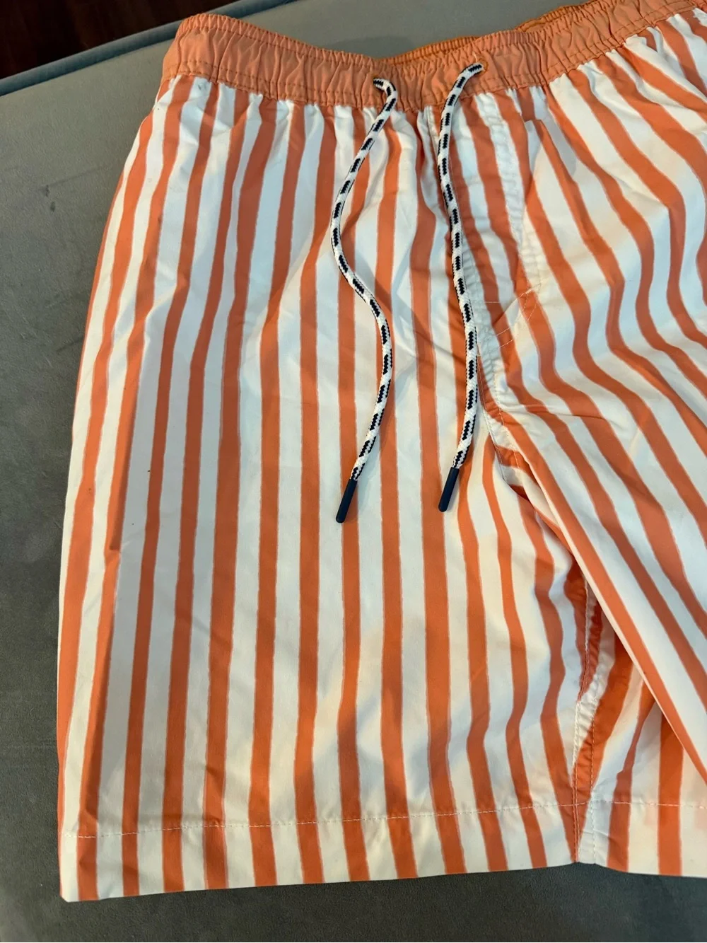 American eagle 7” Striped Flex swim trunks medium